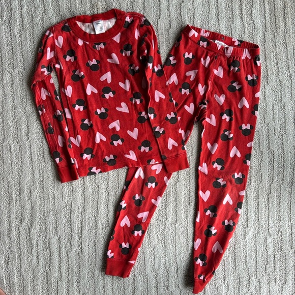 Hanna Andersson Other - Hanna Andersson valentine’s Minnie Disney heart pajamas size 8